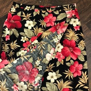 Jones New York long wrap around hibiscus skirt
